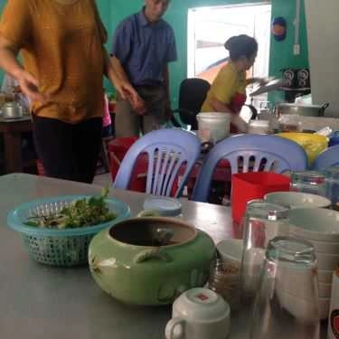 Không gian- Mận Hương - Bánh Cuốn Chả Nem & Bún Thịt Nướng