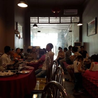 Không gian- Quán Ăn Mẫn Long Quán - Hải Sản Tươi Sống