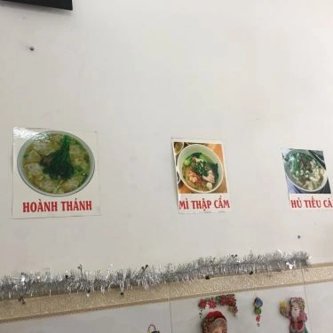 Không gian- Quán Ăn Mì Khô Xá Xíu