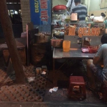 Không gian- Quán Ăn Mì Quảng Nha Trang