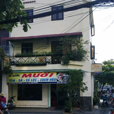 Không gian- Quán Ăn Mì Quảng Mười