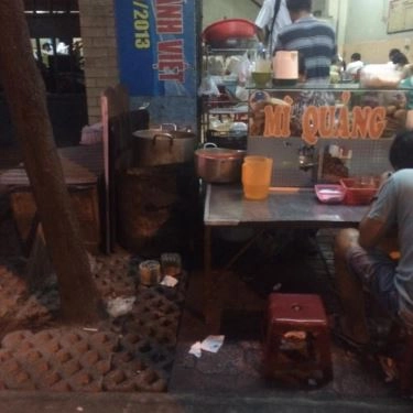 Không gian- Quán Ăn Mì Quảng Nha Trang