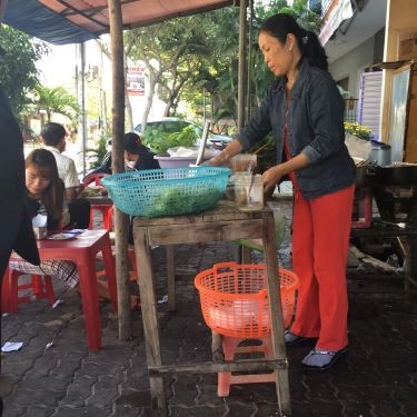 Không gian- Quán Ăn Mì Quảng Phú Chiêm - Nguyễn Huy Tưởng