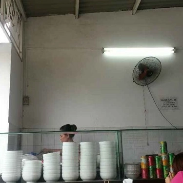 Không gian- Quán Ăn Mì Quảng - Trần Bình Trọng