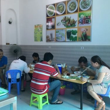 Không gian- Quán Ăn Miến Phở Gà 48