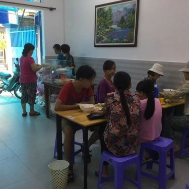 Không gian- Quán Ăn Miến Phở Gà 48