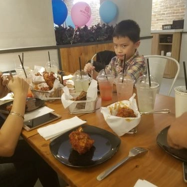 Tổng hợp- Quán Ăn Mom's Touch - Chicken & Burger