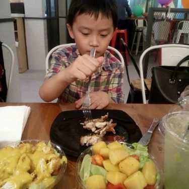 Tổng hợp- Quán Ăn Mom's Touch - Chicken & Burger