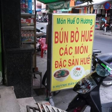 Không gian- Quán Ăn Cô Hương - Bún Bò & Mứt Huế