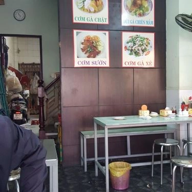 Không gian- Quán Ăn Mì Quảng Thi Thi