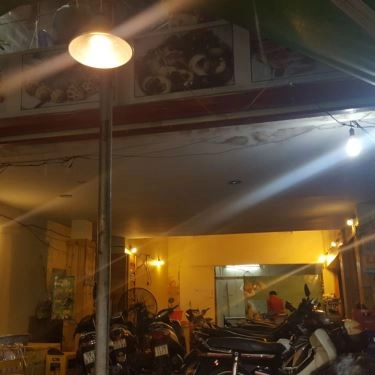 Không gian- Quán Ăn Năm Ốc Quán - Lê Quang Định