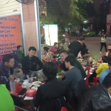 Không gian- Quán Ăn Nana Quán - Lẩu Riêu Cua