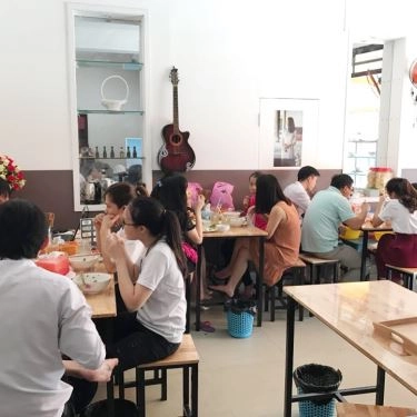 Không gian- Quán Ăn Nẫu Quán - Hương Vị Phú Yên