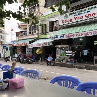 Không gian- Quán Ăn Nem Ninh Hòa