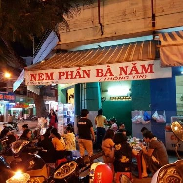 Không gian- Quán Ăn Nem Nướng Cuốn Sẵn - Thống Nhất