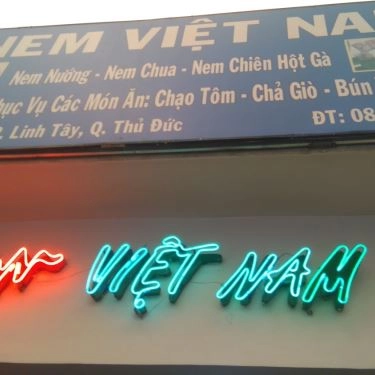 Không gian- Quán Ăn Nem Việt Nam