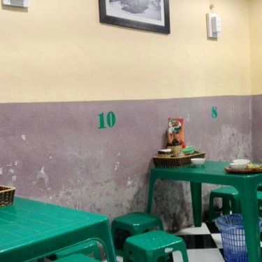 Không gian- Quán Ăn Ngon Quán - Bún Đậu & Bún Giả Cầy