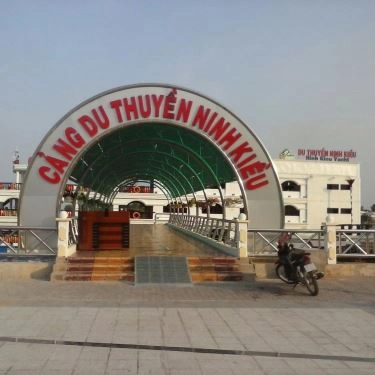 Tổng hợp- Nhà Hàng Du Thuyền Ninh Kiều