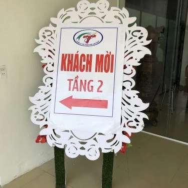 Tổng hợp- Nhà Hàng Số 5 - Dê Leo Núi & Gà Đi Bộ