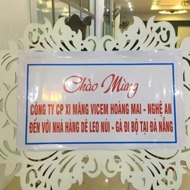 Tổng hợp- Nhà Hàng Số 5 - Dê Leo Núi & Gà Đi Bộ
