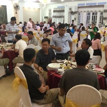 Tổng hợp- Nhà Hàng Số 5 - Dê Leo Núi & Gà Đi Bộ