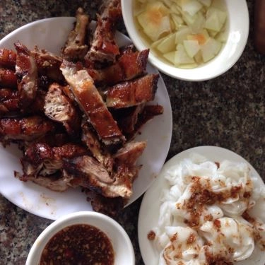 Món ăn- Quán Ăn Uyển Linh - Vịt Cỏ & Bánh Cuốn Chả