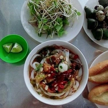 Món ăn- Quán Ăn Nhật Linh - Bánh Canh Huế