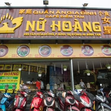 Không gian- Nữ Hoàng - Quán Ăn Gia Đình