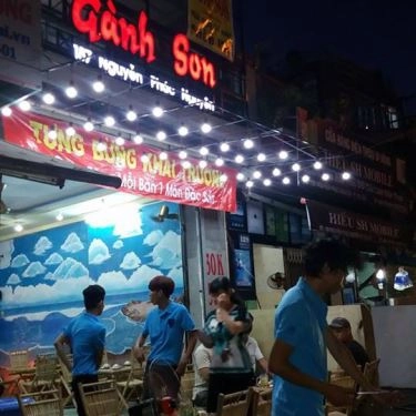 Không gian- Quán Ăn Ốc Gành Son
