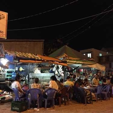Không gian- Quán Ăn Ốc Lượm - Mạc Cửu