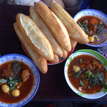 Món ăn- Quán Ăn Ốp La & Bò Kho - Nguyễn Công Trứ