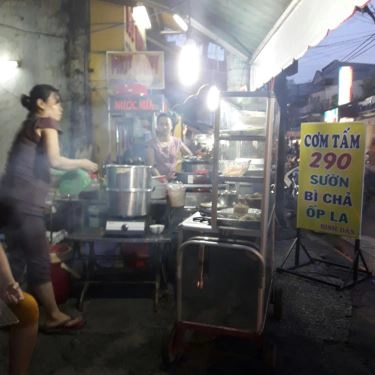 Không gian- Quán Ăn Phá Lấu & Cơm Tấm Bình Dân
