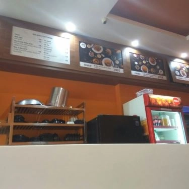 Tổng hợp- Quán Ăn Phá Lấu Lì - Hoa Lan