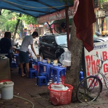 Không gian- Quán Ăn Phở Bò & Gà - 295 Phố Vọng
