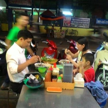 Không gian- Quán Ăn Phở Chí Phèo 1 - Đồng Đen