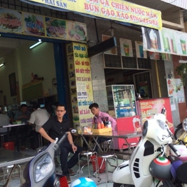 Không gian- Quán Ăn Phở Chí Phèo 1 - Đồng Đen