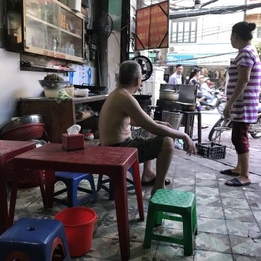 Không gian- Quán Ăn Phở Gà Ta & Bún Thang - Lò Đúc