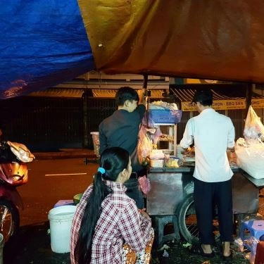 Không gian- Quán Ăn Phở Gõ Bình Dân