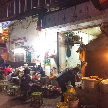 Không gian- Quán Ăn Hiếu - Phở Bò & Gà