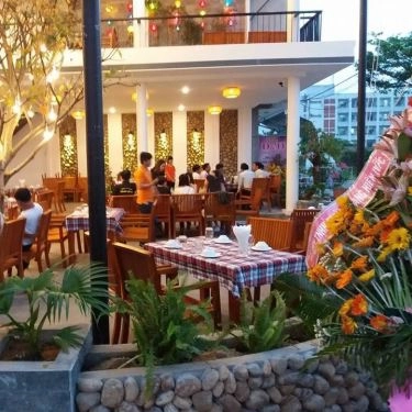 Không gian- Quán Ăn Phố Nướng - Nguyễn Sinh Sắc