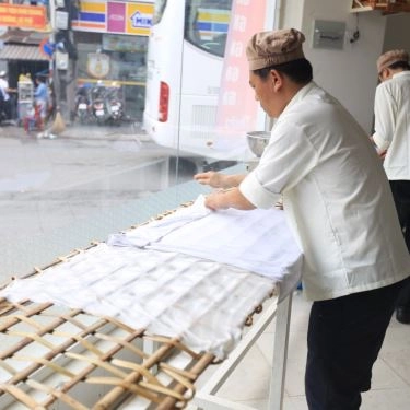 Tổng hợp- Quán Ăn Phở Việt Nam - Bánh Phở Tráng Tại Quán