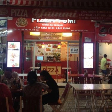 Không gian- Quán Ăn Pizza Yumi