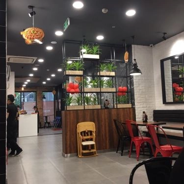 Không gian- Quán Ăn Pizza Hut - Linh Đàm
