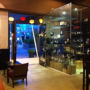 Không gian- Nhà Hàng Pt Wine Cafe