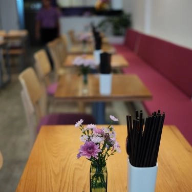 Không gian- Quán Ăn Purple Log - Ẩm Thực Việt