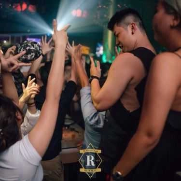Tổng hợp- Quán Ăn Q Sky Bar