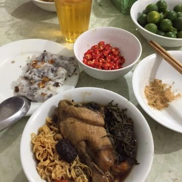 Món ăn- Quán Ăn Quán 135 - Bánh Cuốn, Bún Cá & Gà Tần