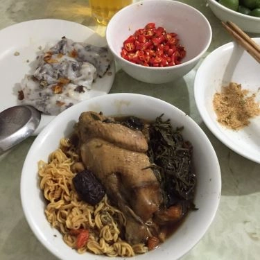 Món ăn- Quán Ăn Quán 135 - Bánh Cuốn, Bún Cá & Gà Tần