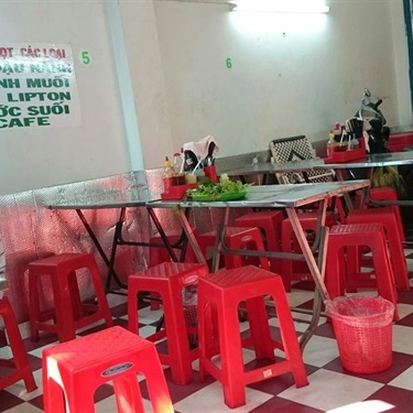 Không gian- Quán Ăn Quán 221 - Hủ Tiếu Nam Vang