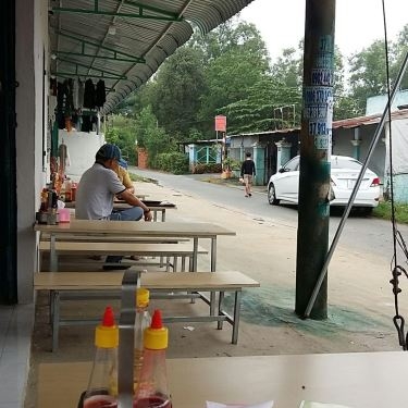Không gian- Quán Ăn Bò Vàng - Bò Bít Tết & Bò Né